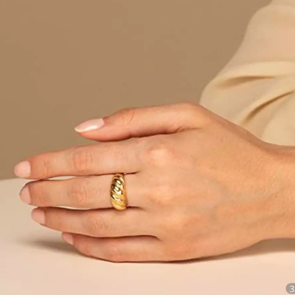 ring size 4 - Picture 4 of 6